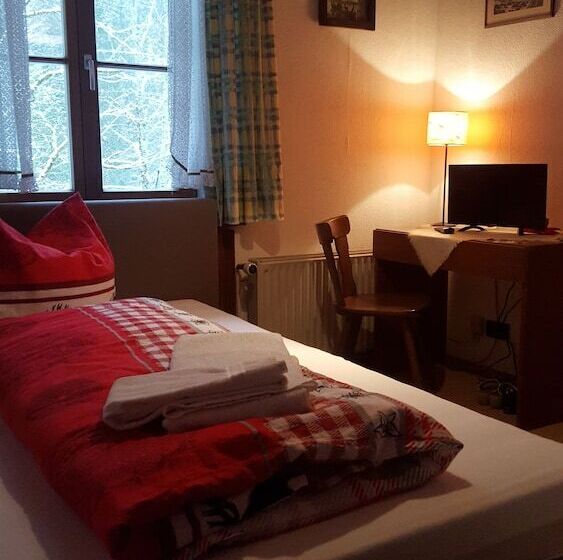 פנסיון Die Bäckeralm