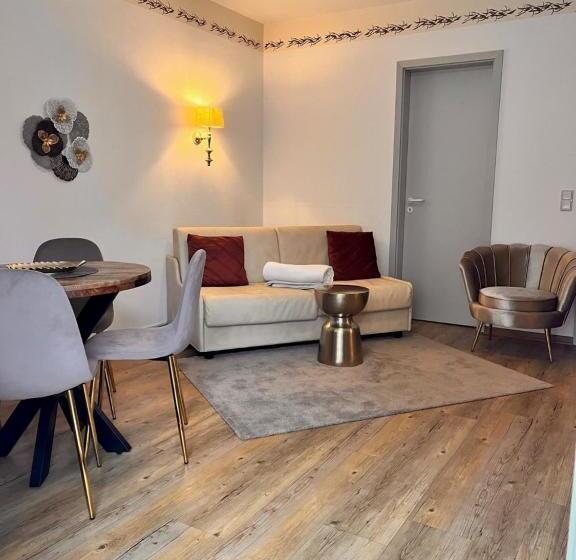 بنسيون Posthotel Arnold