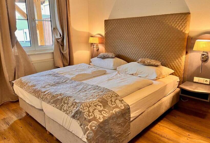 بنسيون Posthotel Arnold