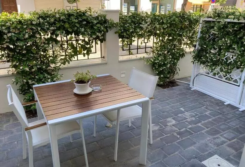 Apartamentos Turísticos La Plaza