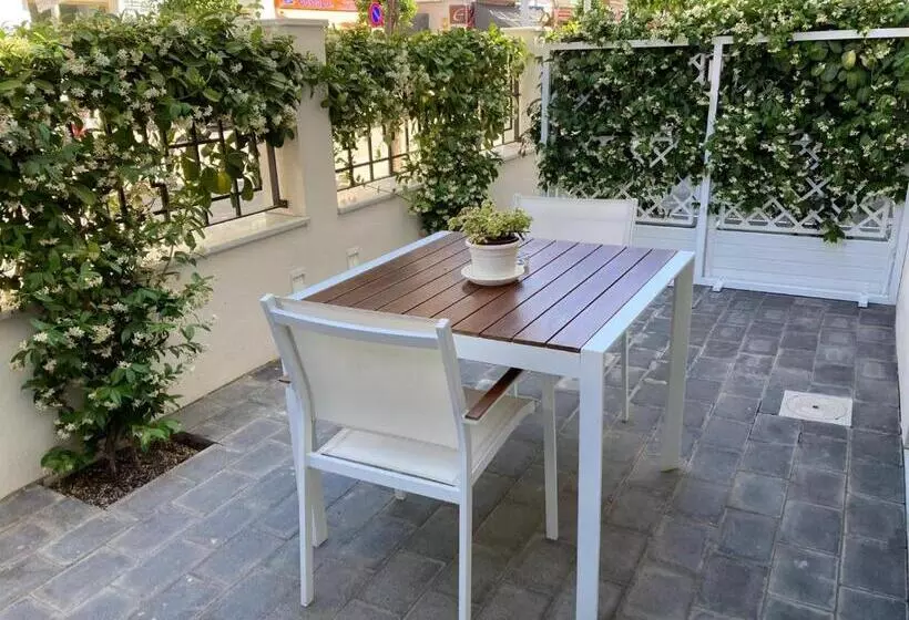 Apartamentos Turísticos La Plaza