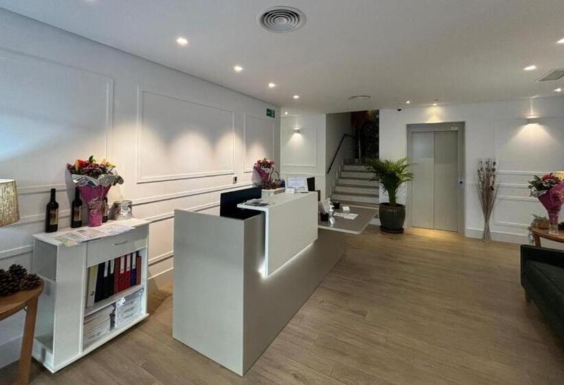 Apartamentos Turísticos La Plaza