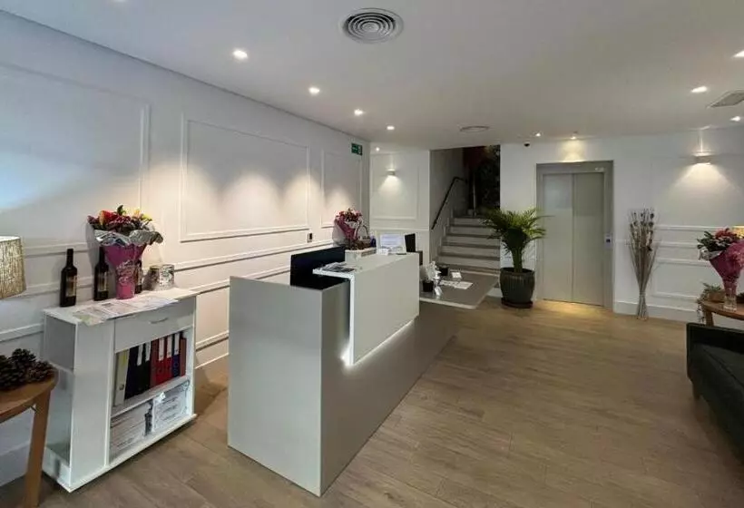 Apartamentos Turísticos La Plaza