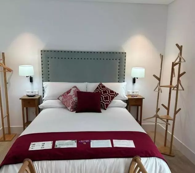 Apartamentos Turísticos La Plaza