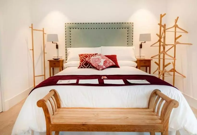 Apartamentos Turísticos La Plaza