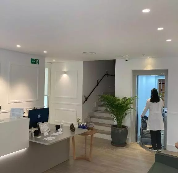 Apartamentos Turísticos La Plaza