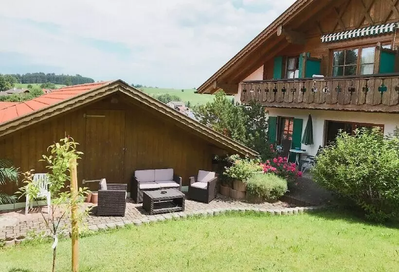 Отель Am Wiesenhang Garni