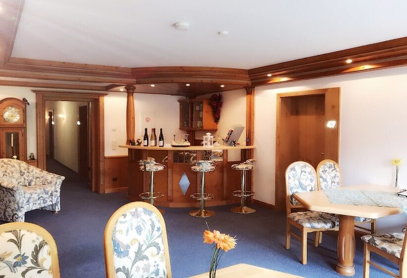 Hotell Am Wiesenhang   Garni