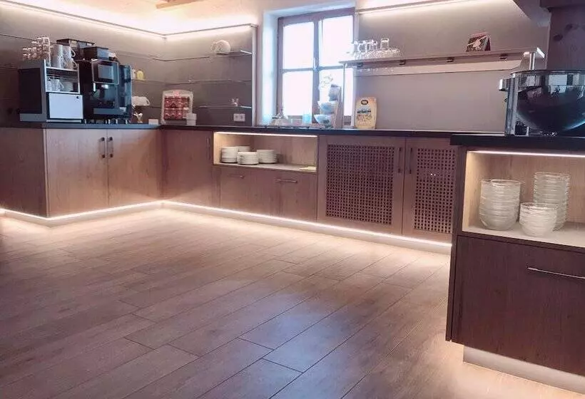 Отель Am Wiesenhang Garni