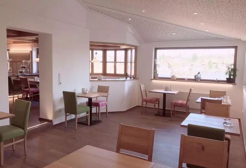 Отель Am Wiesenhang Garni