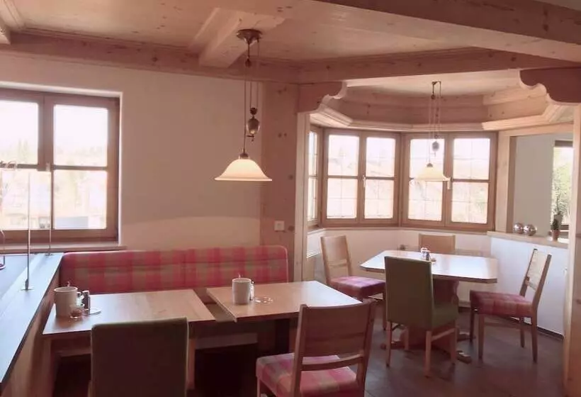 Отель Am Wiesenhang Garni