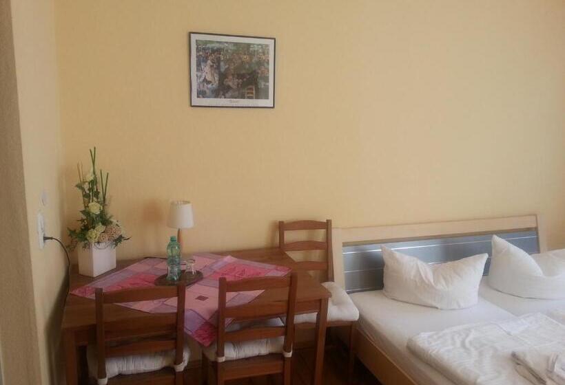 Отель Café Burg Stahleck