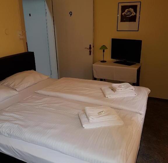 Отель Café Burg Stahleck