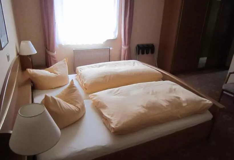 Отель Hahnenkleer Hof