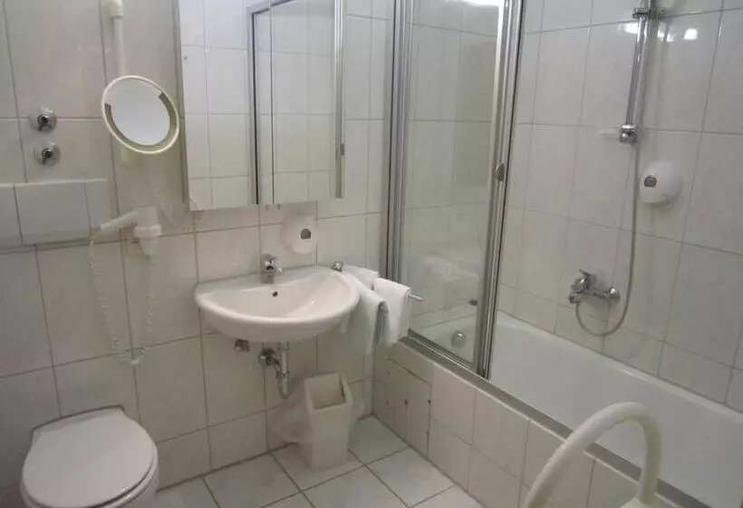 Отель Hahnenkleer Hof