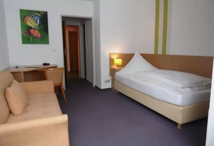 בית מלון כפרי Schick