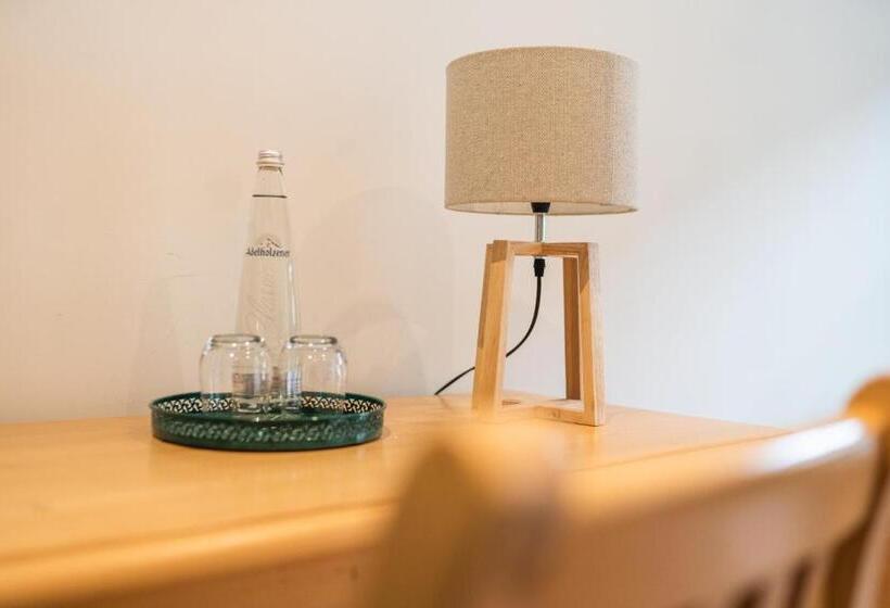 Отель Tegernseer Hof