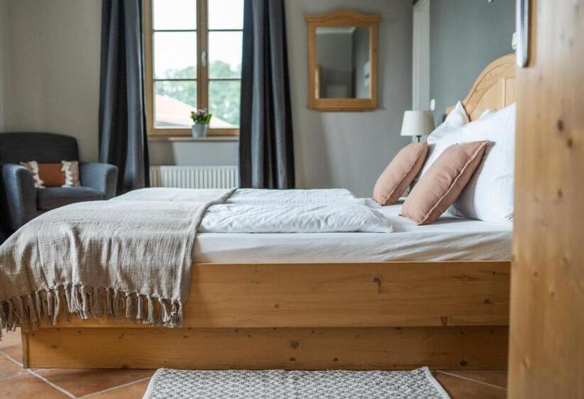 Отель Tegernseer Hof