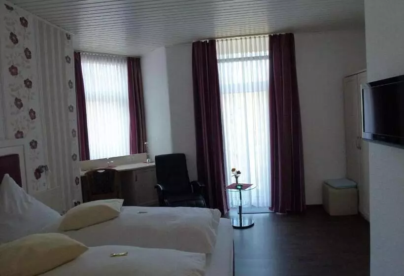 فندق Wildunger Hof Mit Gemeinschaftskuche