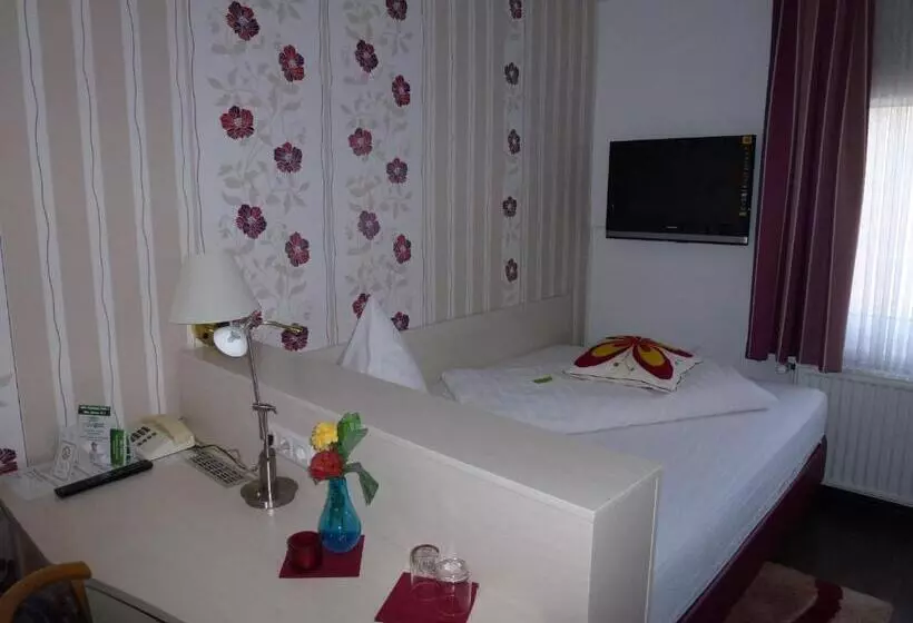 فندق Wildunger Hof Mit Gemeinschaftskuche