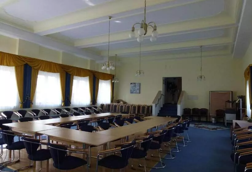 فندق Wildunger Hof Mit Gemeinschaftskuche