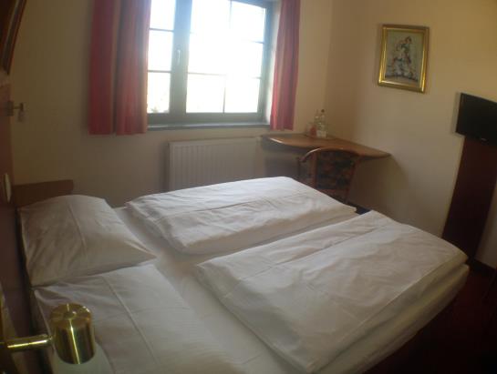 West Hotel An Der Sächsischen Weinstrasse