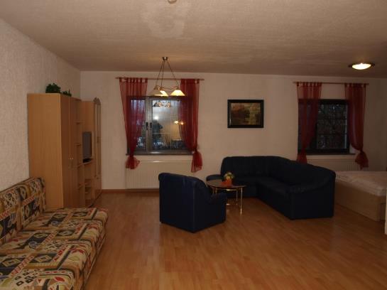 West Hotel An Der Sächsischen Weinstrasse