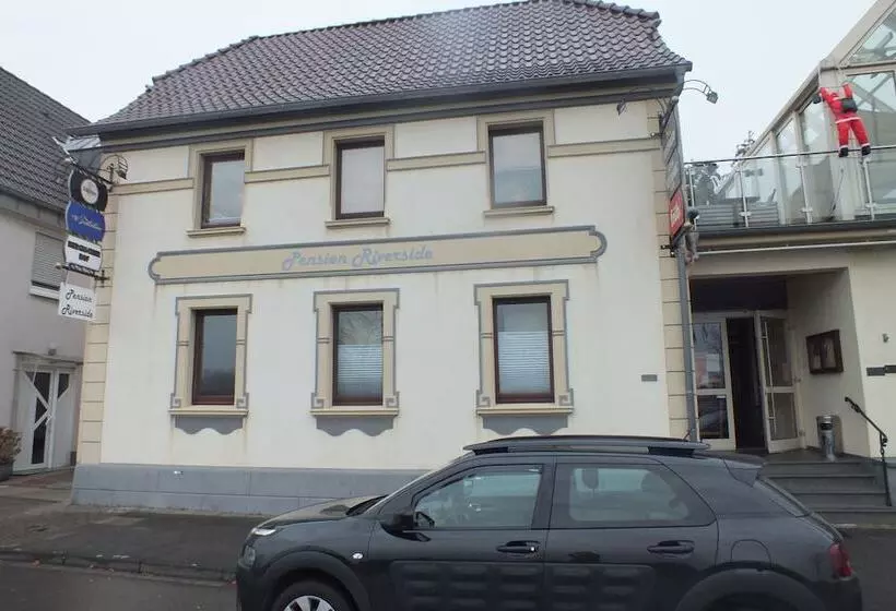 צימר Pension Riverside In Leverkusen Hitdorf Am Rhein   Zentral An Der A1 Und 59