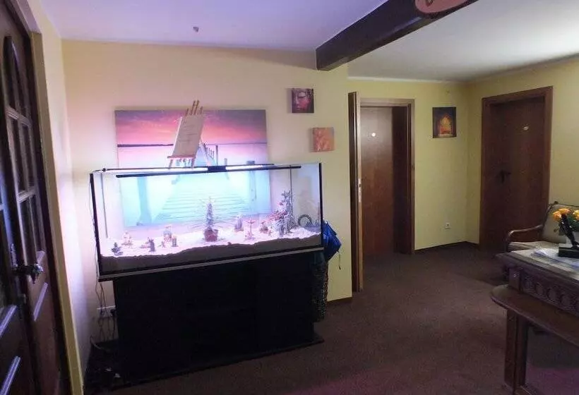 צימר Pension Riverside In Leverkusen Hitdorf Am Rhein   Zentral An Der A1 Und 59