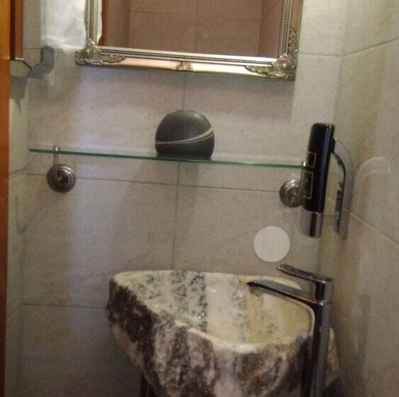 צימר Pension Riverside In Leverkusen Hitdorf Am Rhein Zentral An Der A1 Und 59