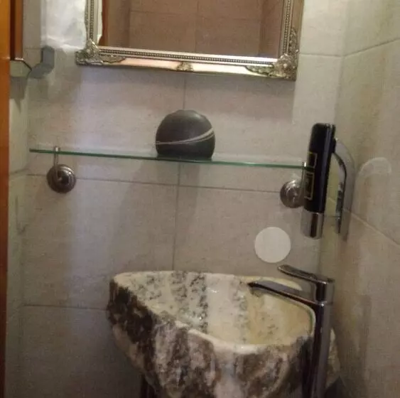 צימר Pension Riverside In Leverkusen Hitdorf Am Rhein   Zentral An Der A1 Und 59