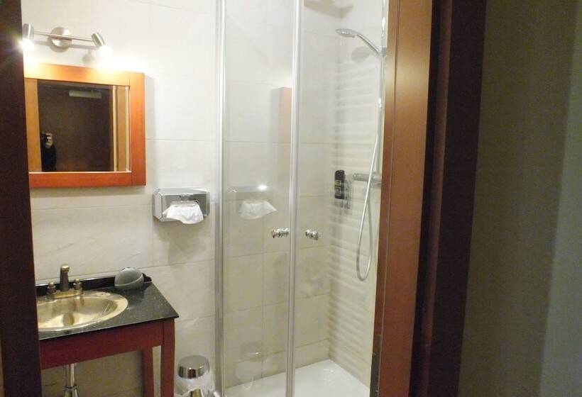 צימר Pension Riverside In Leverkusen Hitdorf Am Rhein Zentral An Der A1 Und 59