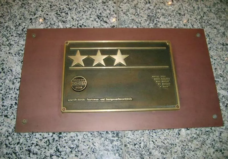 City Hotel By Celina