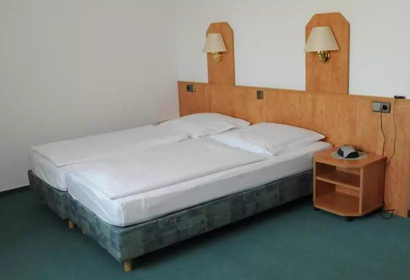 酒店 Alter Dorfkrug Am Kanal