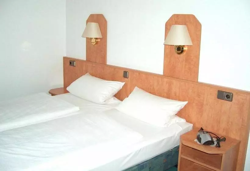 酒店 Alter Dorfkrug Am Kanal