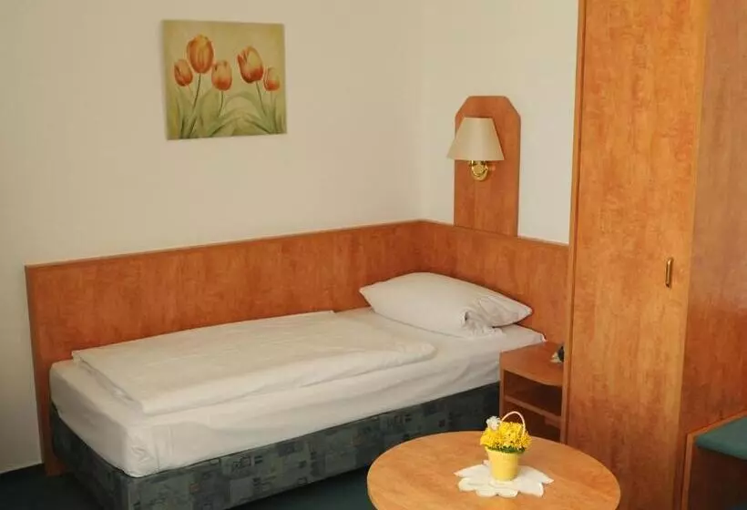 酒店 Alter Dorfkrug Am Kanal