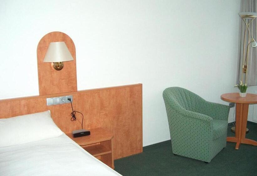 فندق Alter Dorfkrug Am Kanal