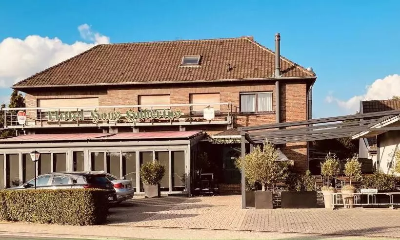 ホテル Haus Hubertus