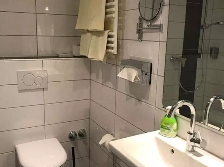 هتل International Am Theater