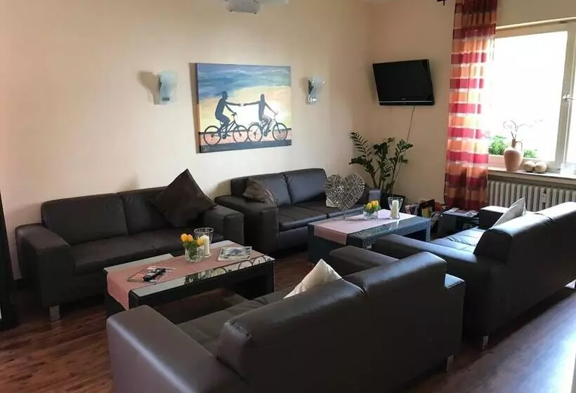 هتل International Am Theater