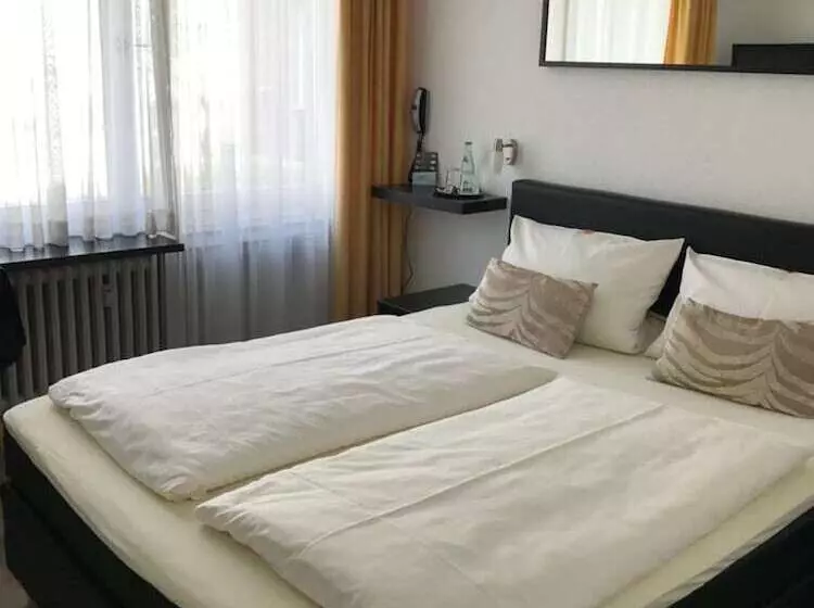 هتل International Am Theater