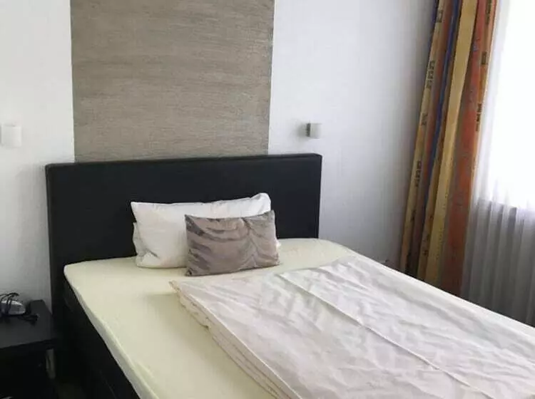 هتل International Am Theater