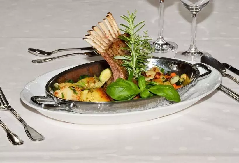 ホテル Restaurant Alpenhof