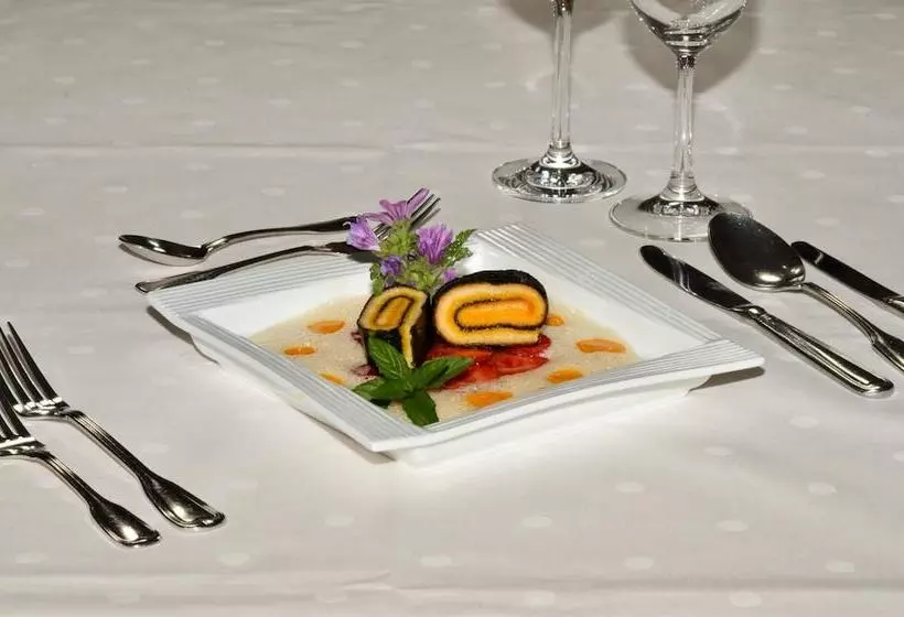 ホテル Restaurant Alpenhof