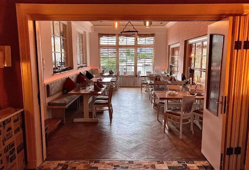 Отель Schützenhof Kirchhatten