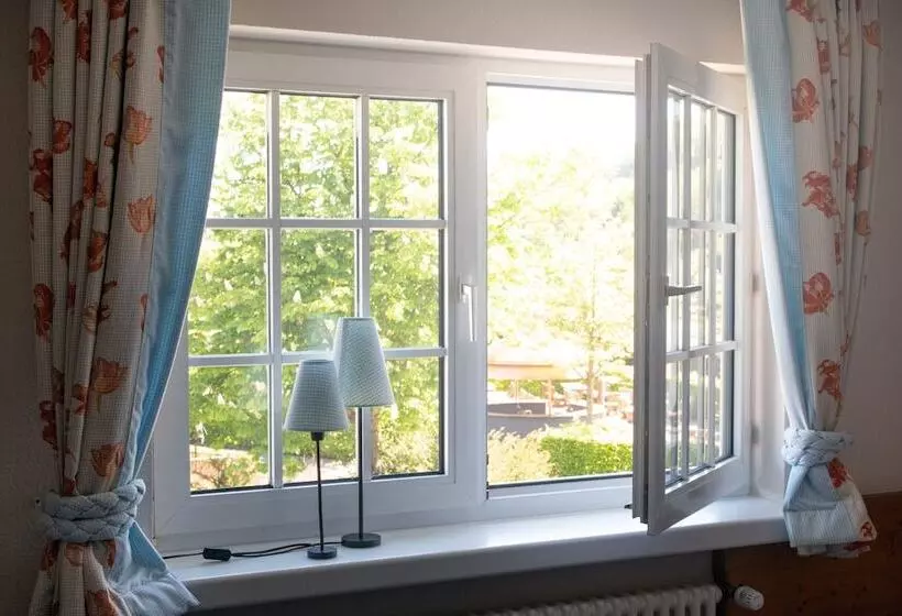 膳宿费 Gastehaus Warsteiner Welt