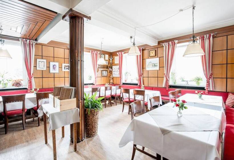 ペンション Gasthof   Hotel Kopf