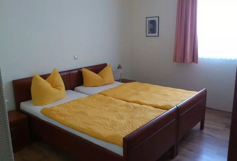 Bed and Breakfast Eifel   Pension