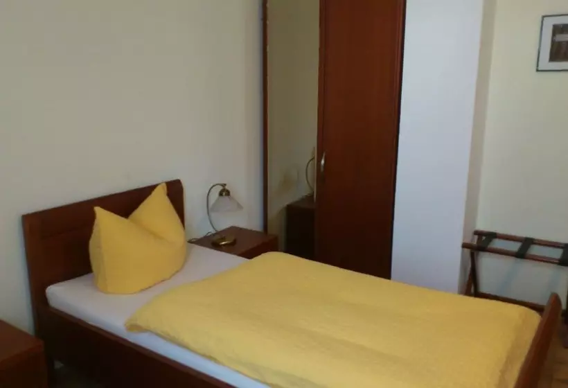 Bed and Breakfast Eifel   Pension