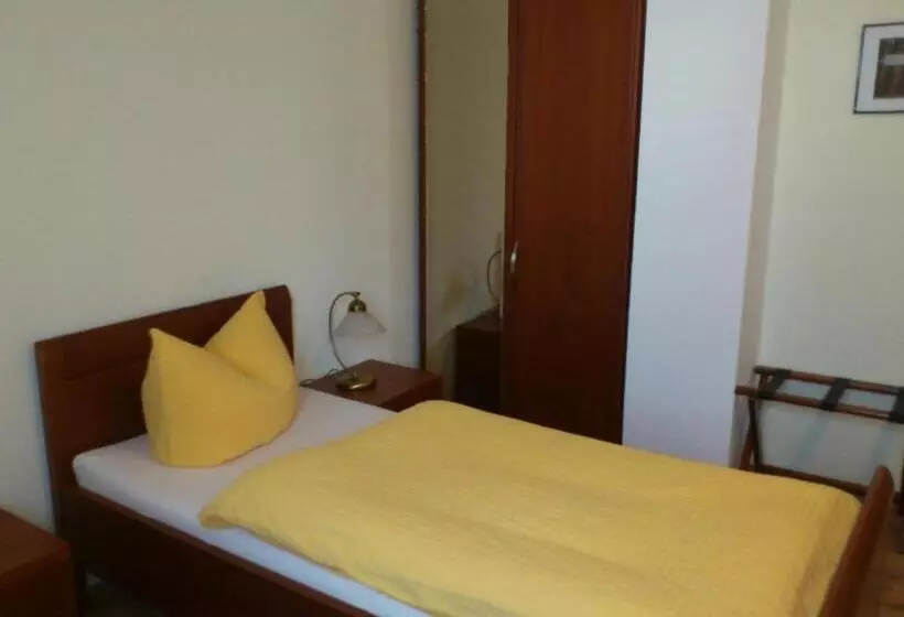 Bed and Breakfast Eifel   Pension